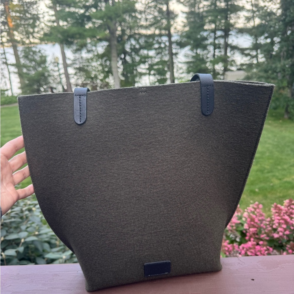 Gräf and Lantz olive green felted Hana Tote EUC - Picture 6 of 8